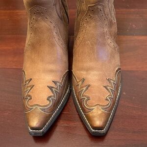 Ariat Stylish Tan Western Boots for Women Size 7